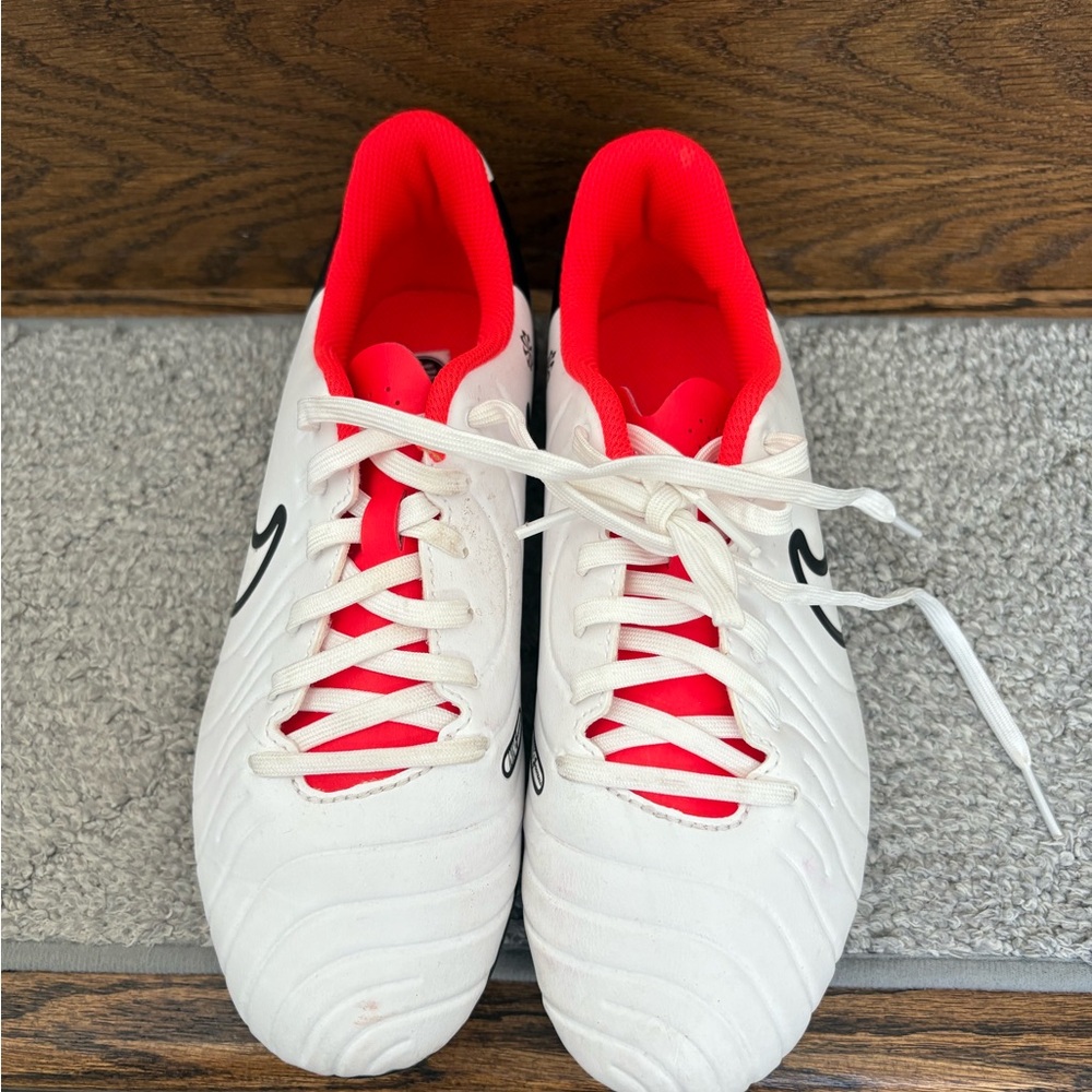 Nike YOUTH cleats soccer football